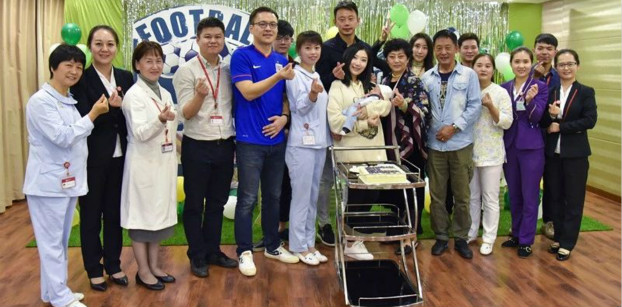 <b>李帅爱子满月PARTY，相聚百佳感恩祝福！</b>  